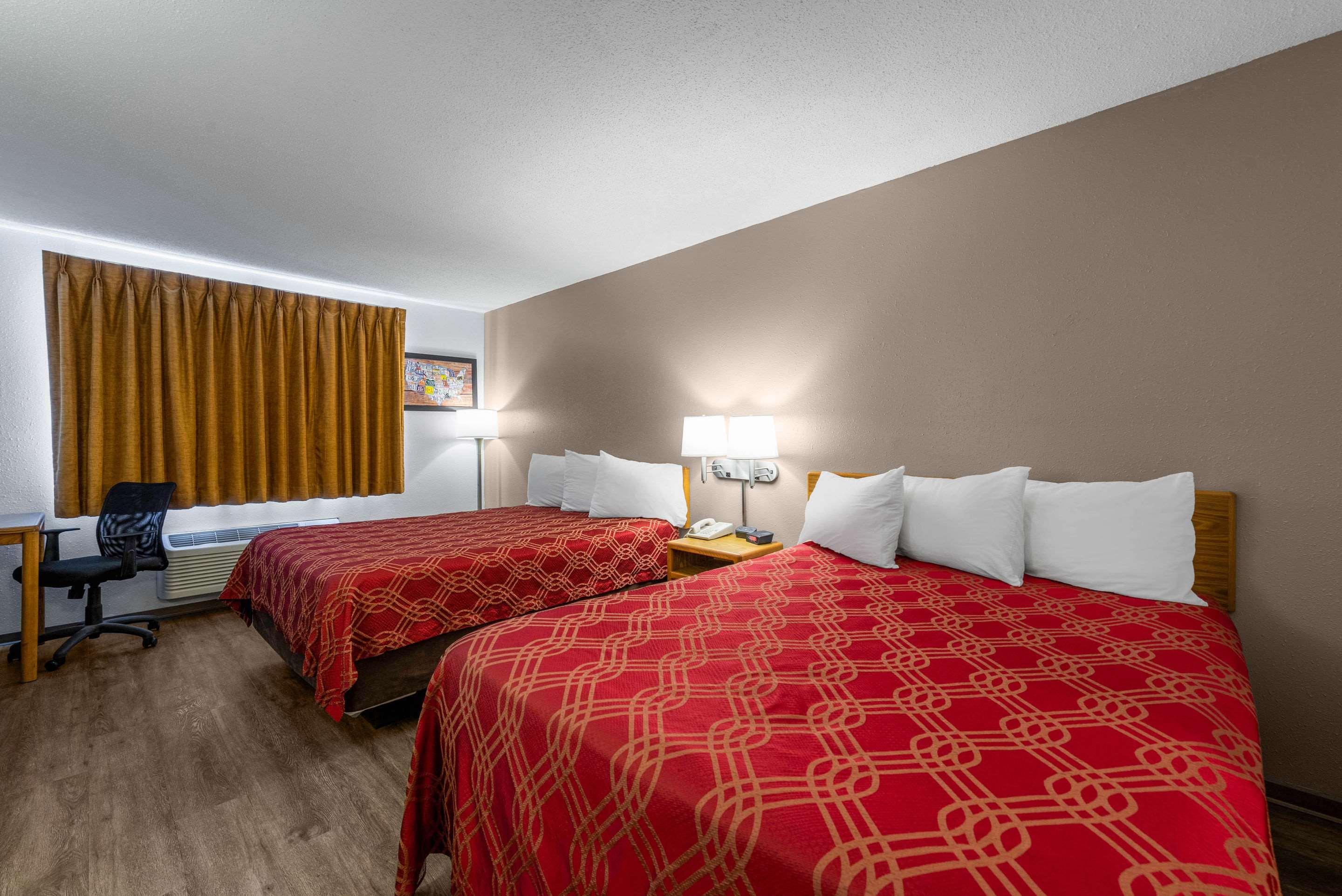 Econo Lodge Ortonville Luaran gambar
