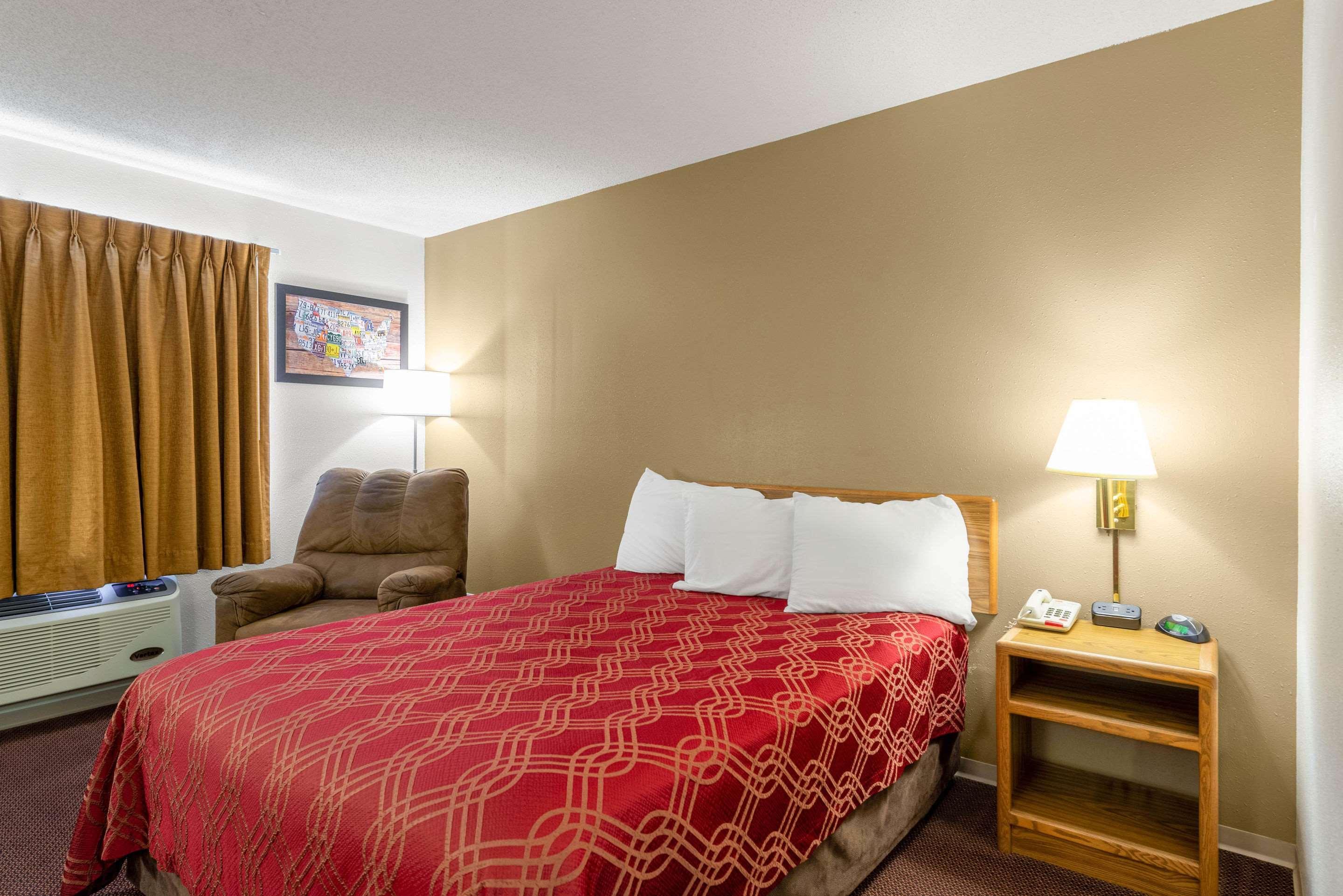 Econo Lodge Ortonville Luaran gambar