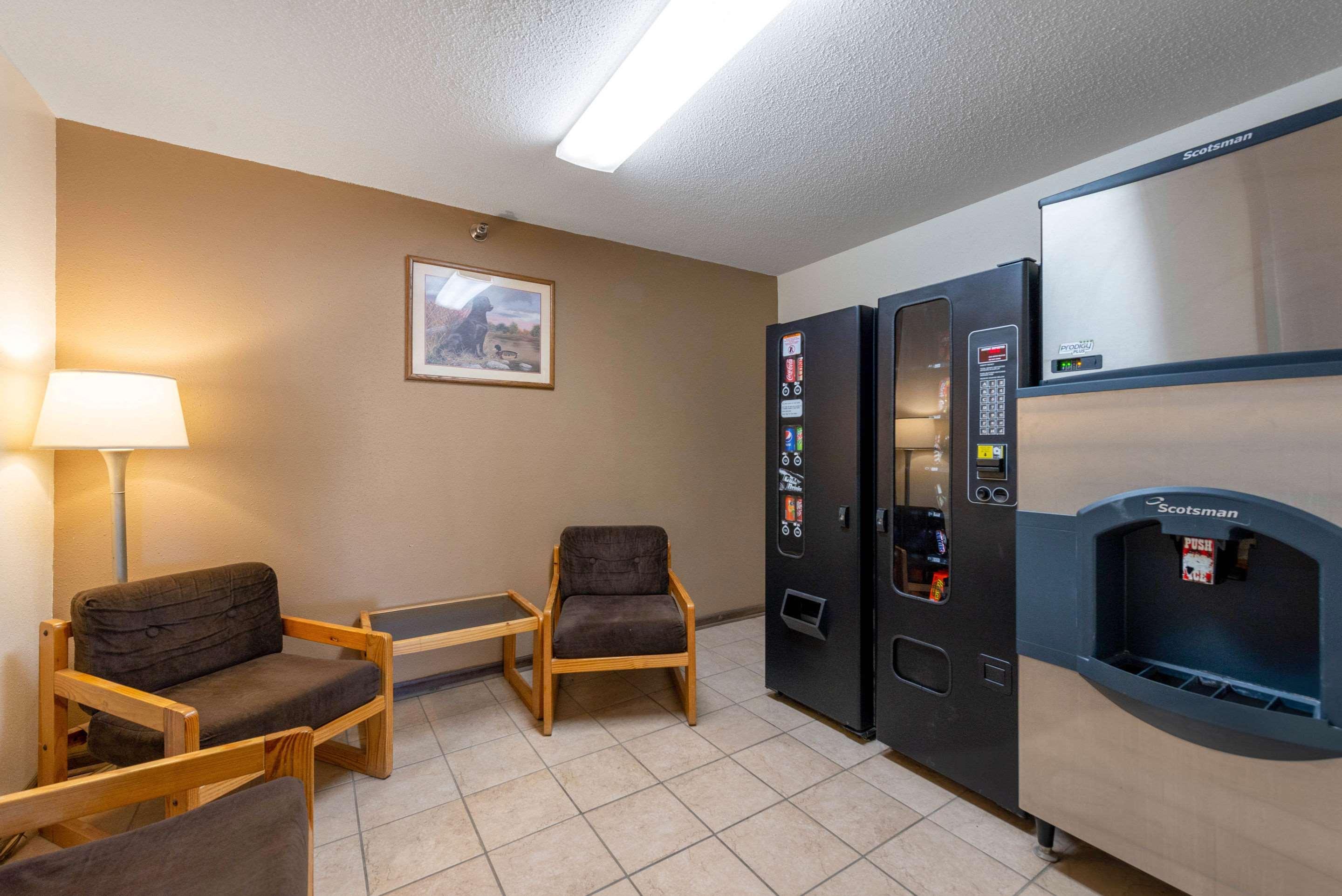 Econo Lodge Ortonville Luaran gambar