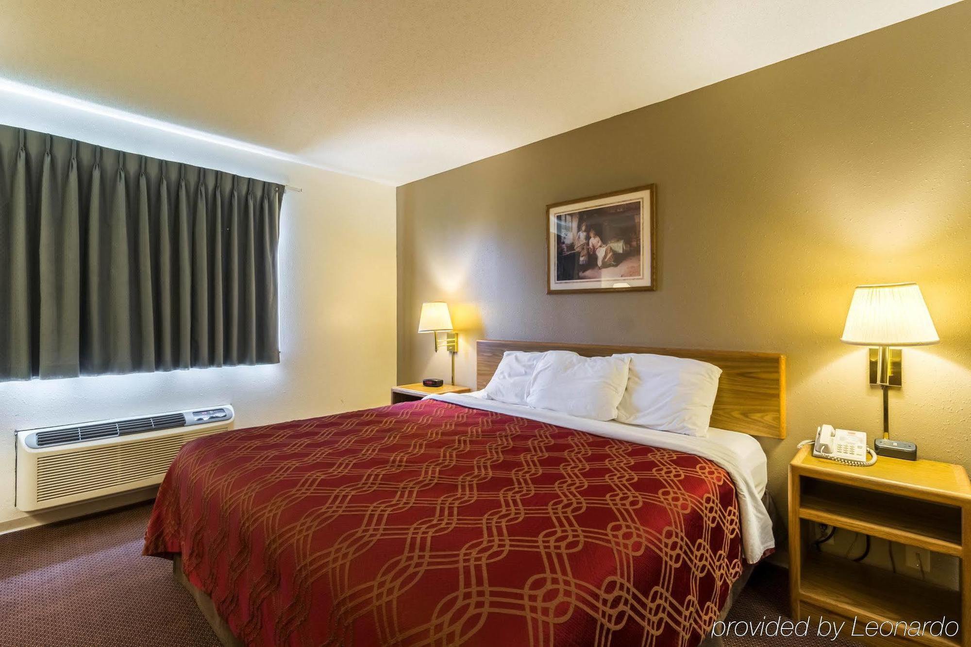 Econo Lodge Ortonville Luaran gambar