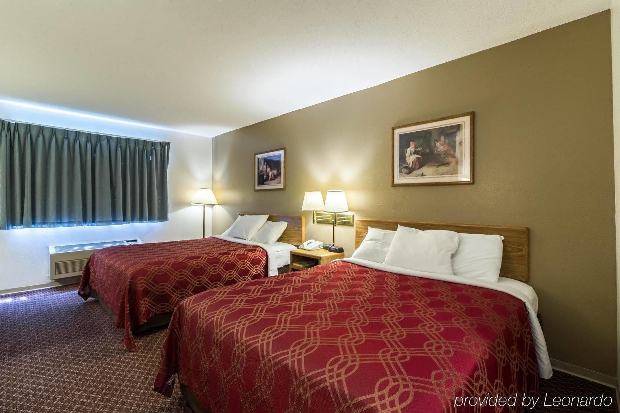 Econo Lodge Ortonville Luaran gambar