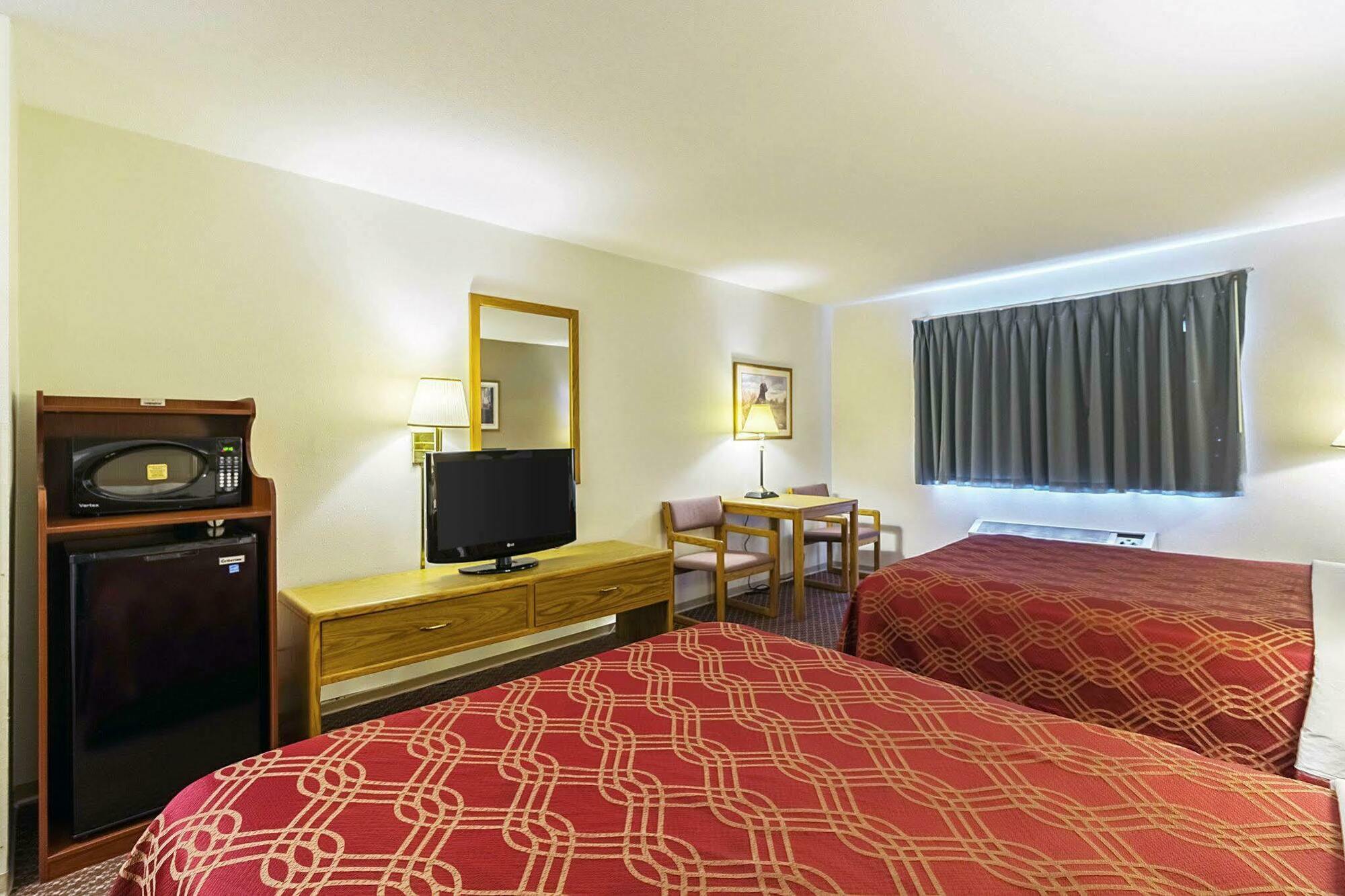 Econo Lodge Ortonville Luaran gambar