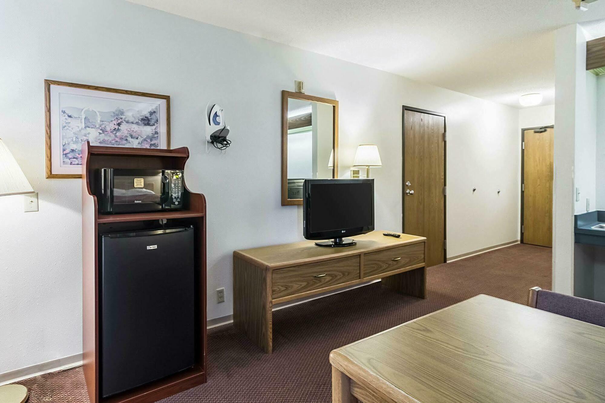 Econo Lodge Ortonville Luaran gambar