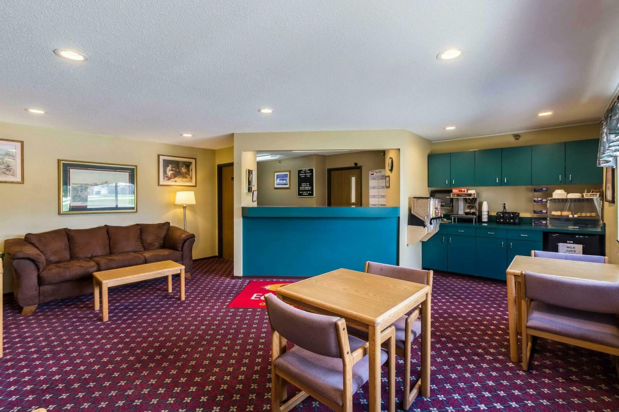 Econo Lodge Ortonville Luaran gambar