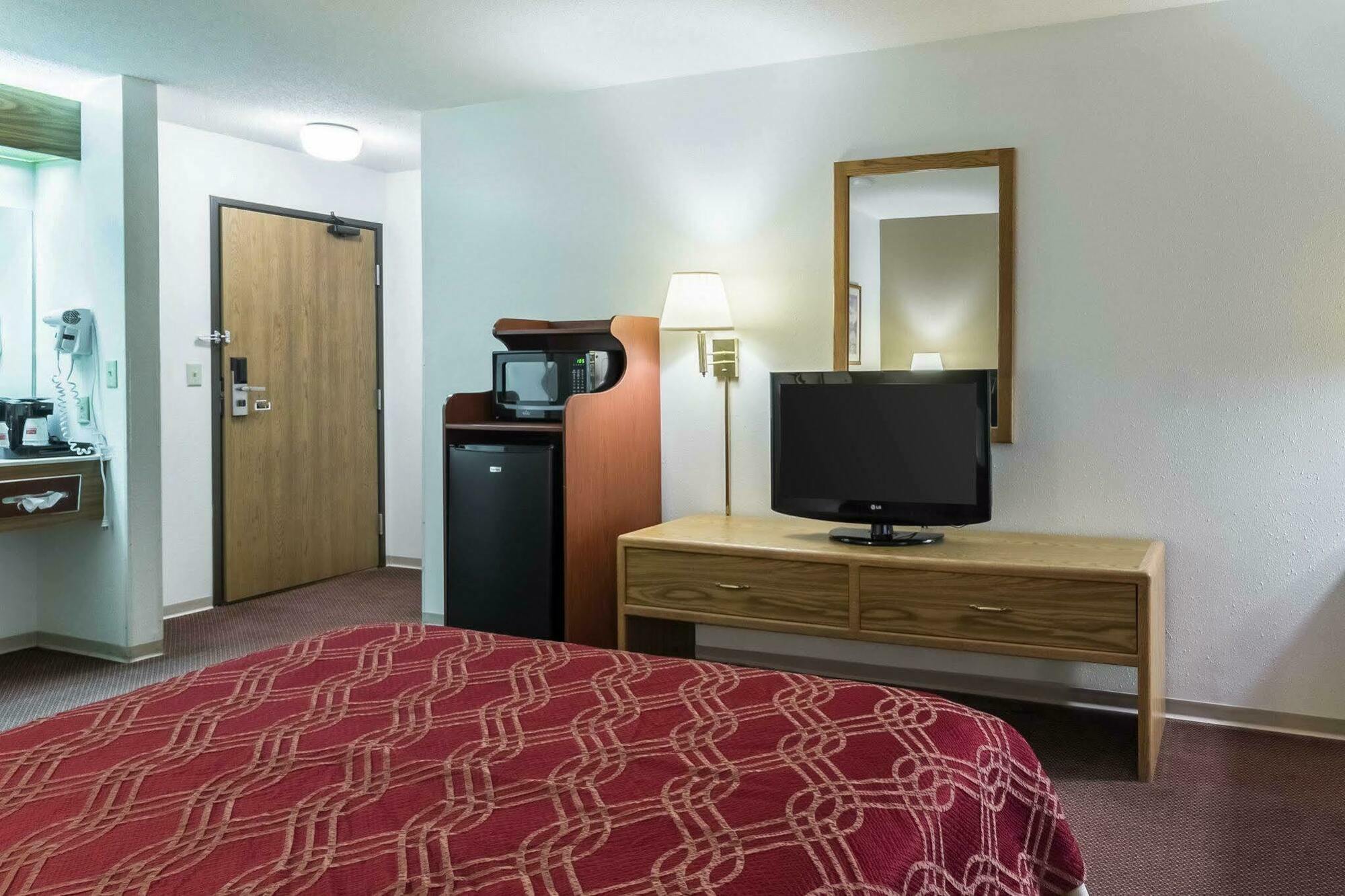 Econo Lodge Ortonville Luaran gambar
